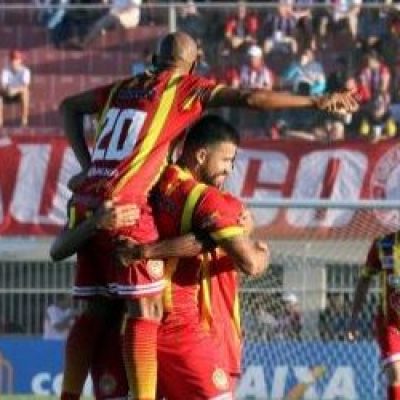 Juazeirense goleia o Atlético-AC e mantém sonho da classificação