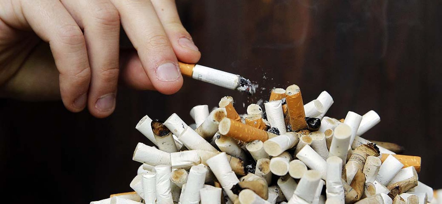 Brasil reduz em 44,6% número de fumantes passivos no trabalho