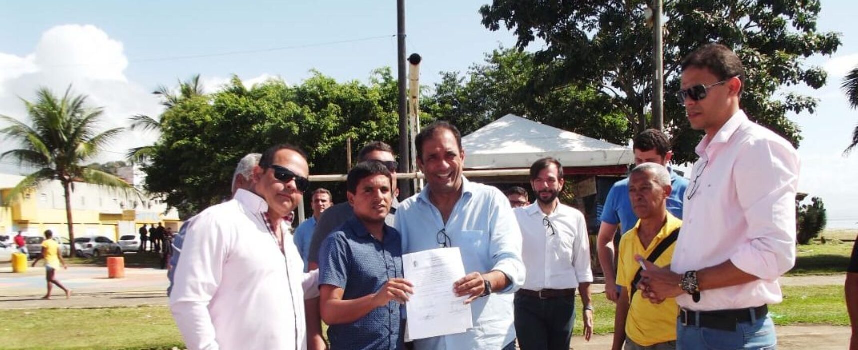 Fabrício Nascimento participa de assinatura de ordem de serviço para obras nas quadras do Malhado e Barra