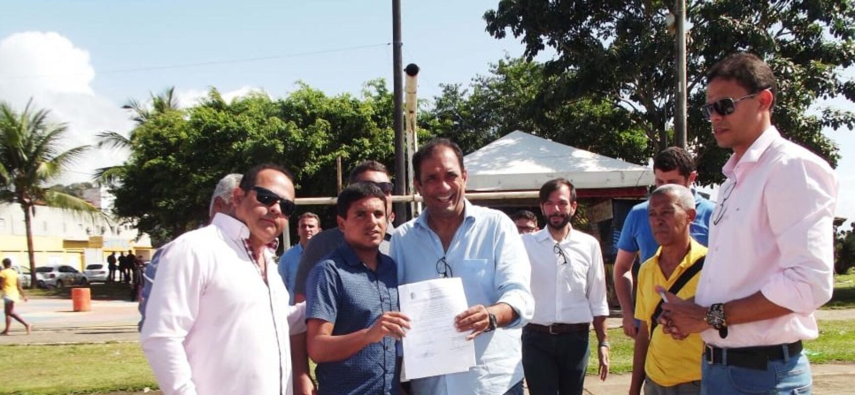 Fabrício Nascimento participa de assinatura de ordem de serviço para obras nas quadras do Malhado e Barra