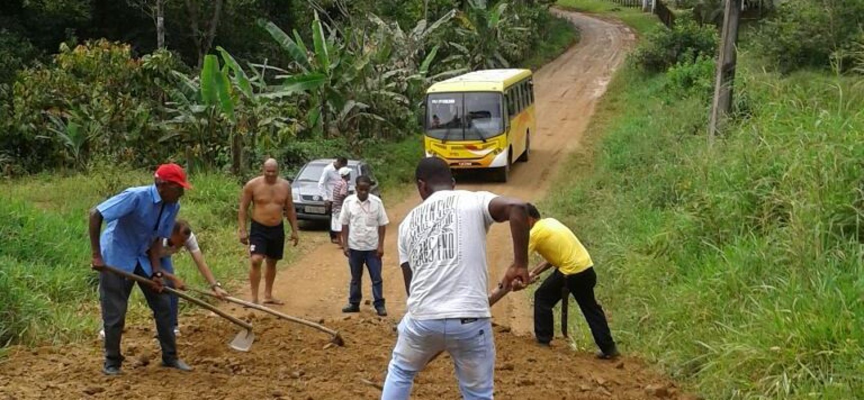 Prefeitura de Ilhéus amplia serviços de manutenção das estradas vicinais