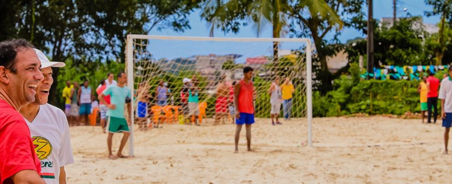 Prefeitura de Ilhéus e comunidade revitalizam campo do jaqueiral no Alto dos Carilos