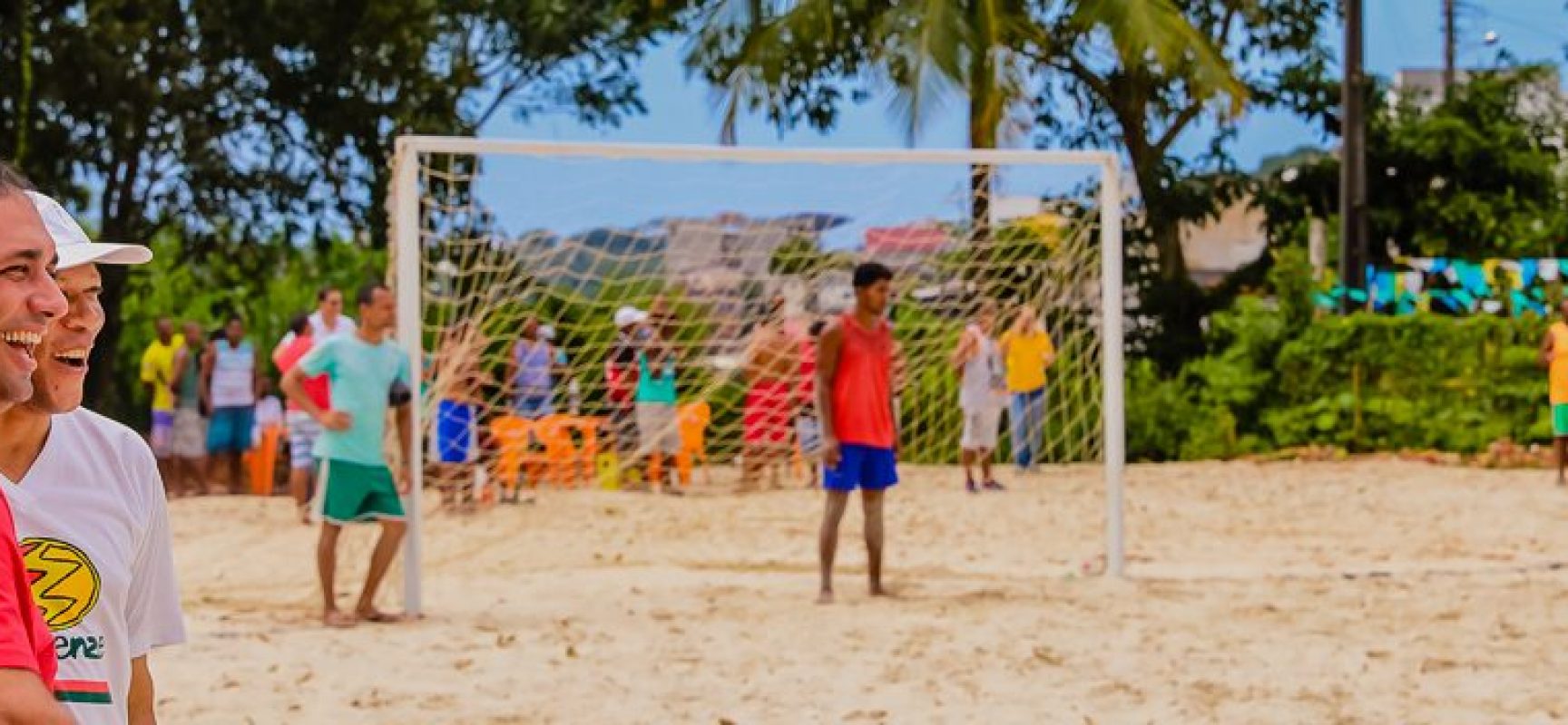 Prefeitura de Ilhéus e comunidade revitalizam campo do jaqueiral no Alto dos Carilos