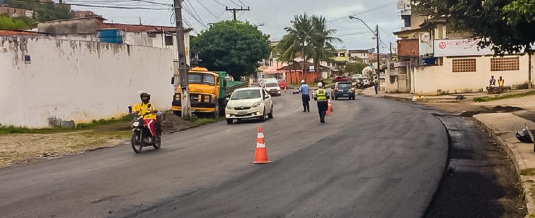 Programa Asfalto Legal beneficia  ruas do bairro Malhado, em Ilhéus