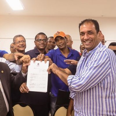 Assinado decreto de auxílio-fardamento  para os guardas municipais de Ilhéus