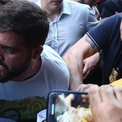 Ataque suspende temporariamente a campanha de Bolsonaro