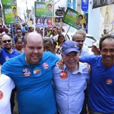 Cacá Colchões participa de caminhada da “Caravana Correria pela Bahia”, em Ilhéus