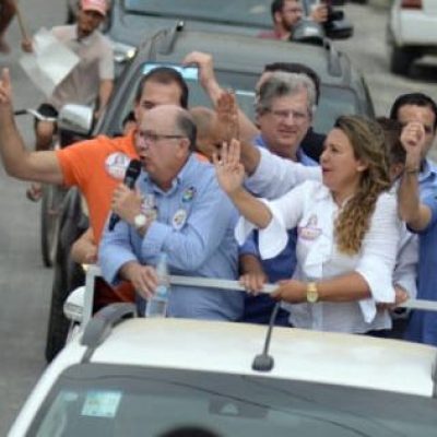 Em Eunápolis, Zé Ronaldo denuncia abandono da UPA