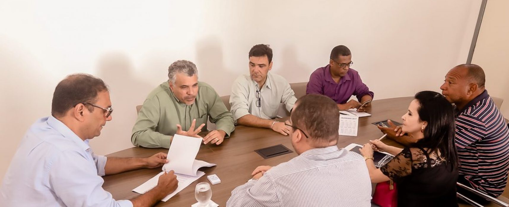 Prefeito assina projeto de lei que cede espaço para ampliação do CEEP de Ilhéus, no Malhado