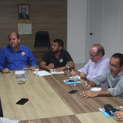 Solon e Cacá apresentaram propostas em reunião com empresários, na ACI