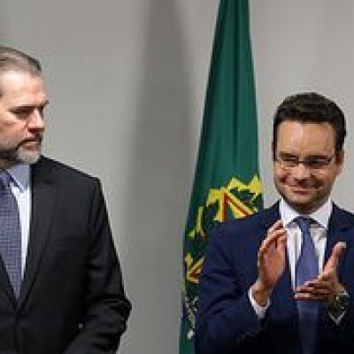 Toffoli, no Planalto, sanciona lei que amplia proteção a mulheres e vulneráveis