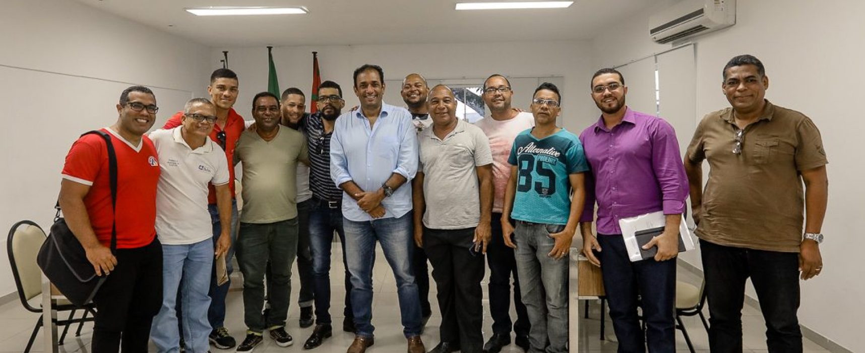 Prefeito assegura melhorias para agentes de saúde e de controle de endemias