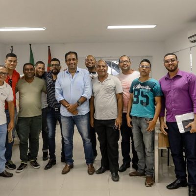 Prefeito assegura melhorias para agentes de saúde e de controle de endemias