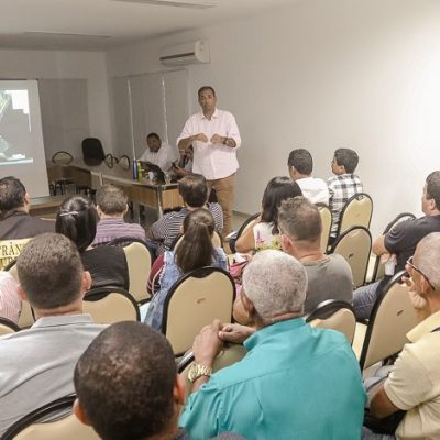 Prefeito, moradores e comerciantes das avenidas ACM e Litorânea discutem mobilidade urbana