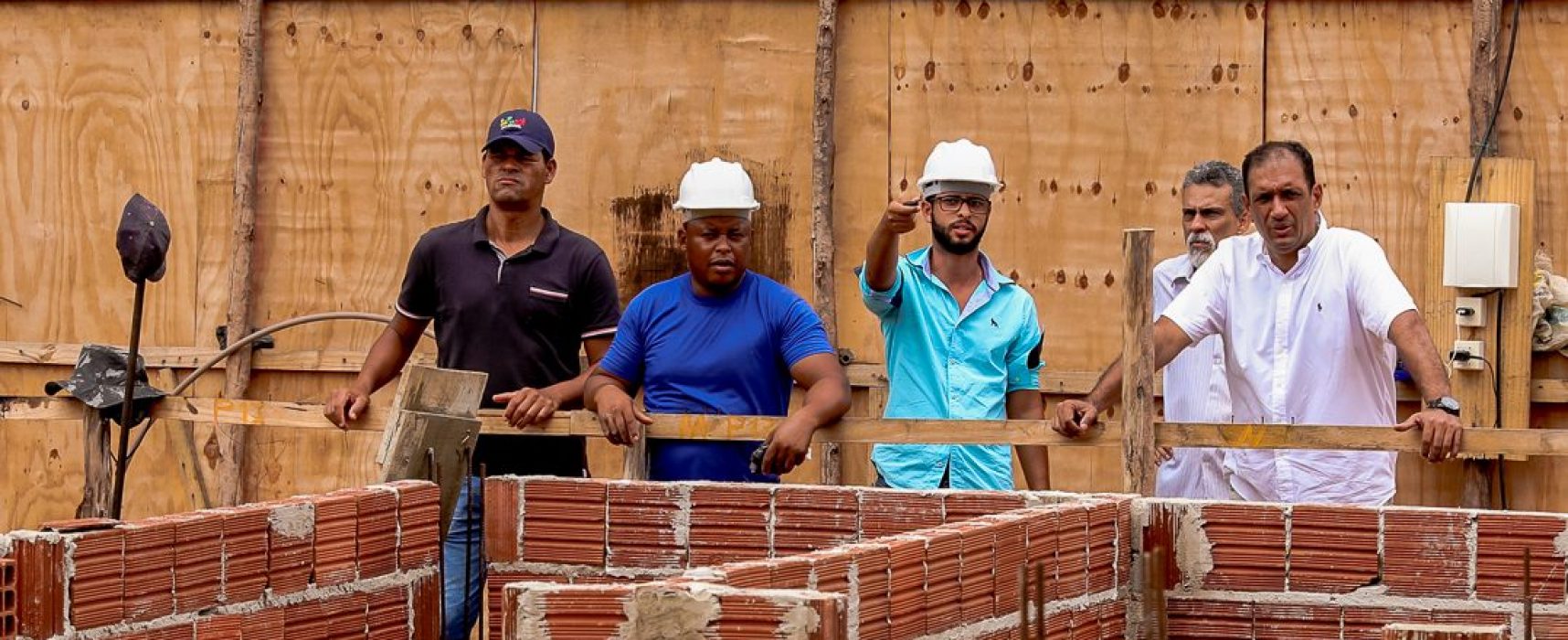 Prefeito visita obras de reforma das Unidades de Saúde em Ilhéus