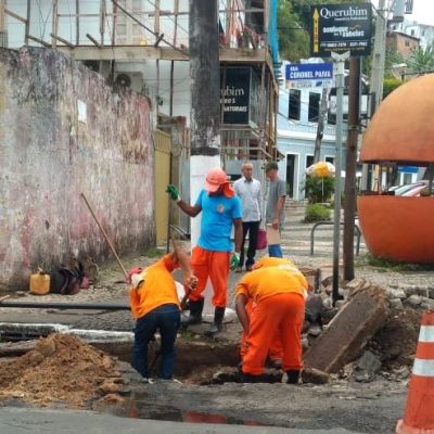 Prefeitura intensifica operação de limpeza de bueiros para evitar alagamentos