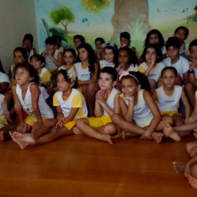 Crianças da Casa Amarela aprendem sobre Libras e respeito às diferenças