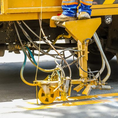 Prefeitura inicia serviços de sinalização em avenidas que passaram por recuperação asfáltica