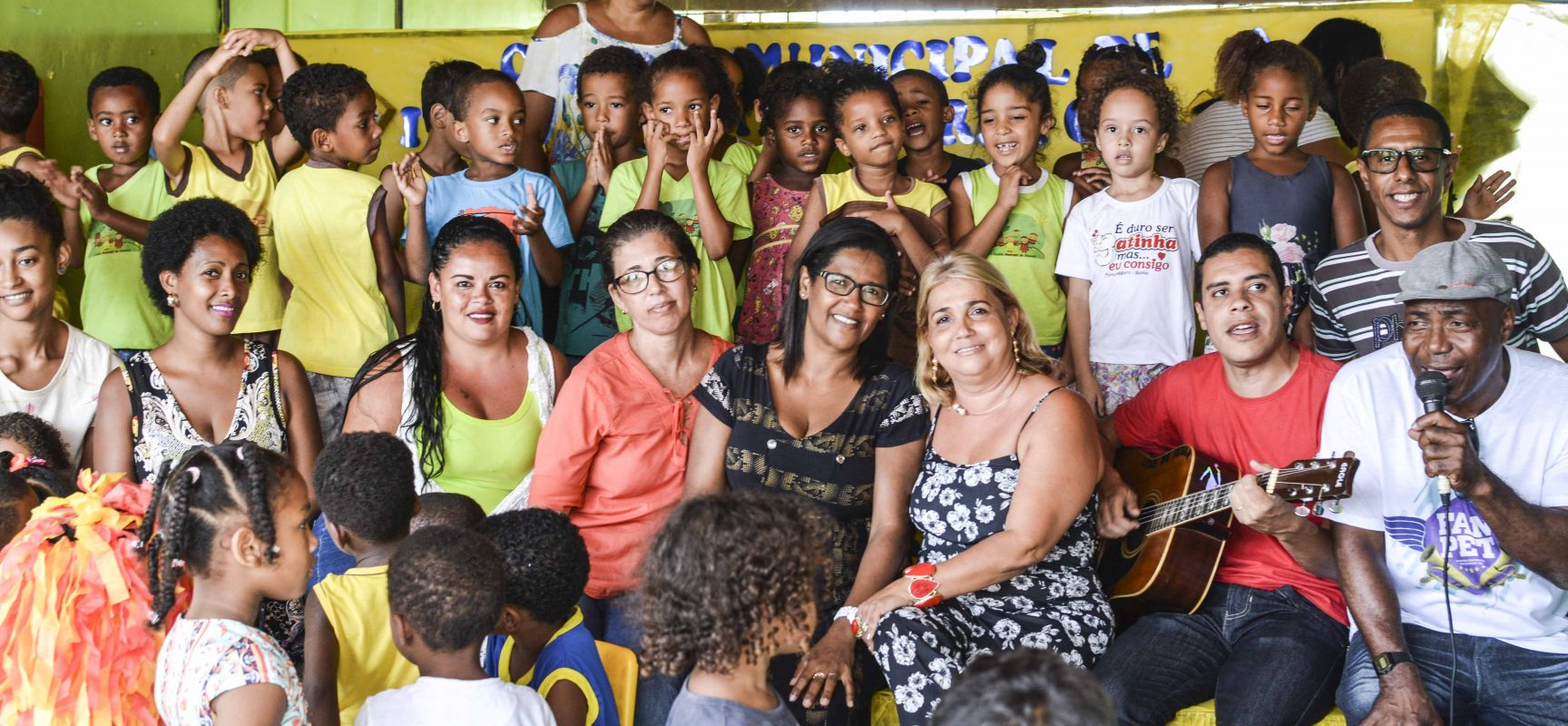 Projeto leva música e arte para os alunos das creches de Itacaré