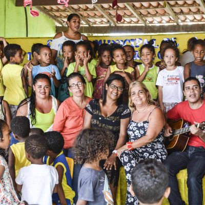 Projeto leva música e arte para os alunos das creches de Itacaré
