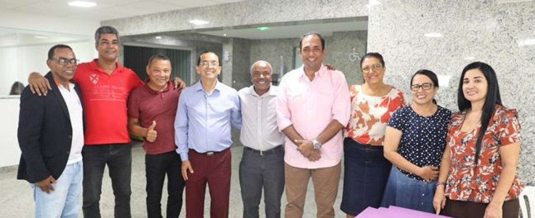 AÇÃO SOCIAL DO PROJETO AD CIDADANIA OFERTA SERVIÇOS A COMUNIDADE ILHEENSE