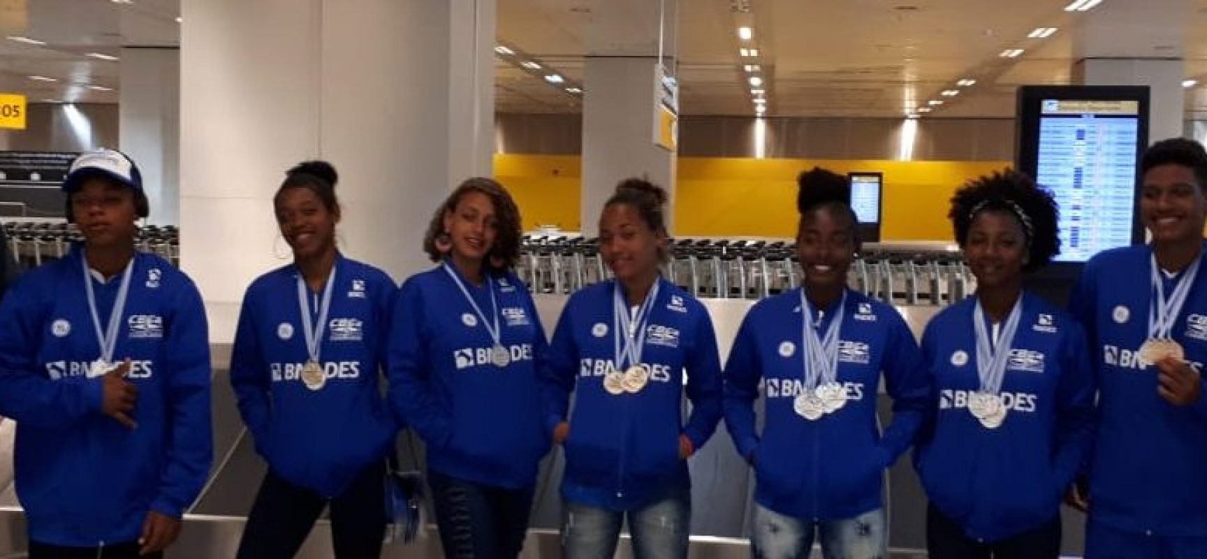 Canoístas de Itacaré conquistam 13 medalhas no Sul-Americano da Argentina