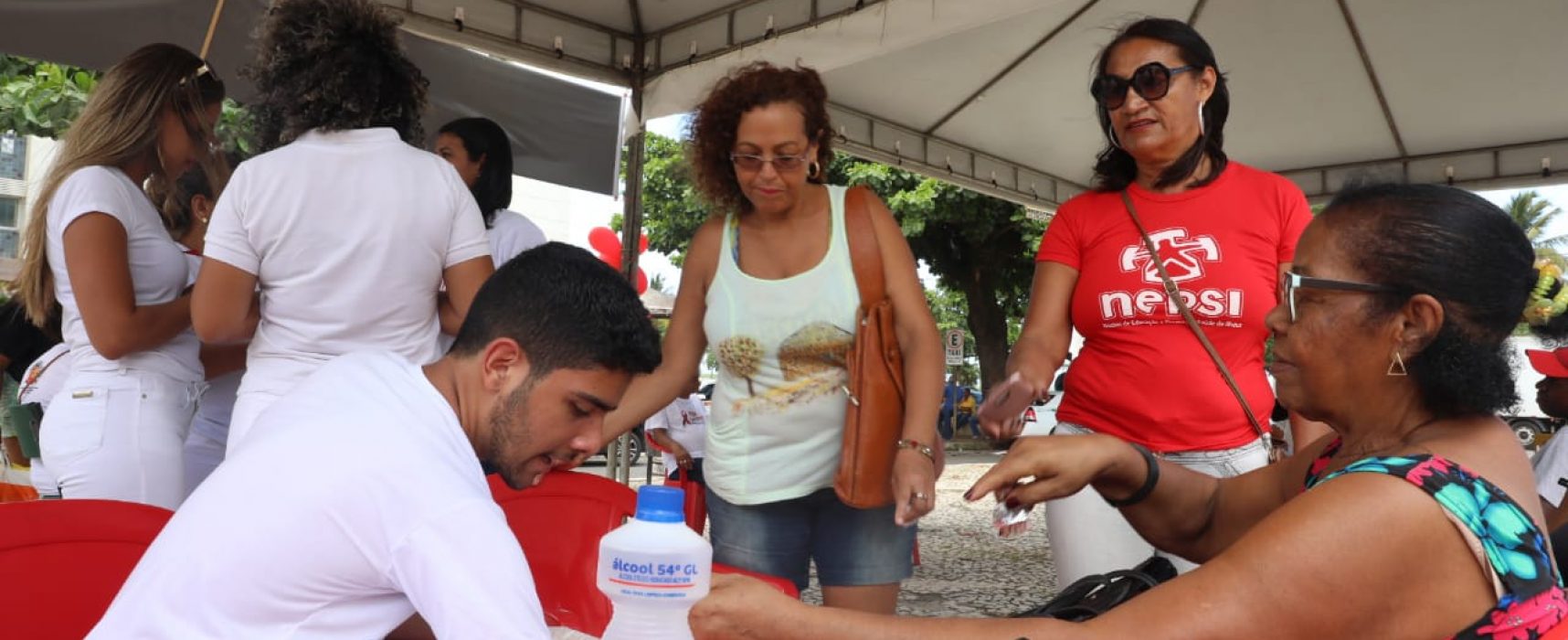 Centenas de Pessoas participaram de mutirão no Dia Mundial de Combate à Aids