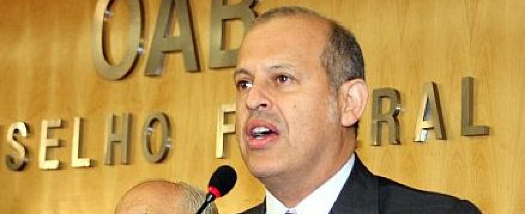 DR. ALBERTO ZACHARIAS TORON, saiba quem é o Advogado do médium João de Deus