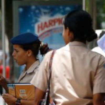 ELIAS REIS: ESCOLAS PÚBLICAS NÃO PODEM COBRAR NENHUMA CONTRIBUIÇÃO. NEM MESMO EXIGIR FARDAMENTO.