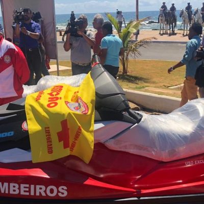 Ilhéus recebe quadriciclo e jet ski do Governo do Estado para reforçar segurança nas praias