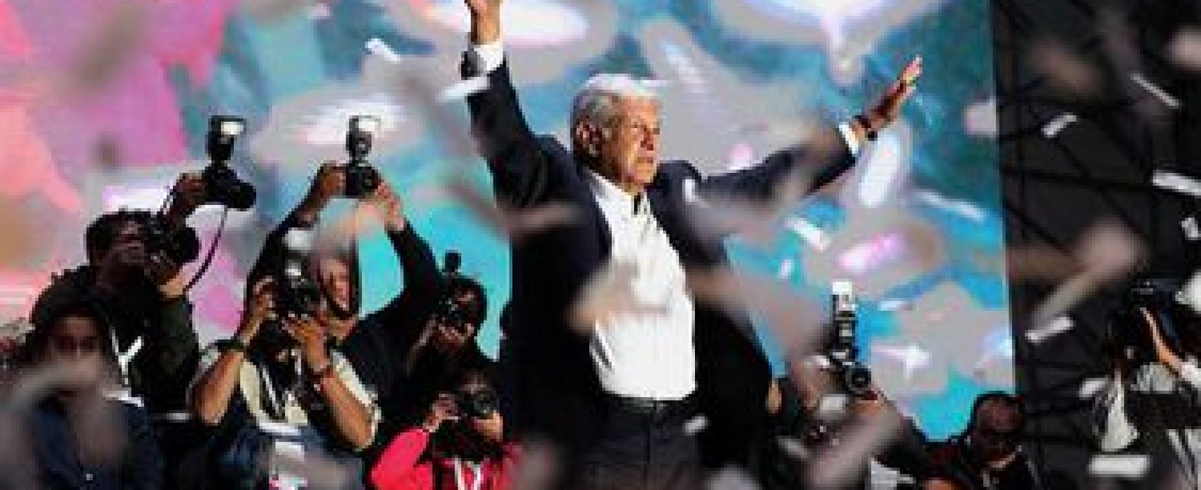 López Obrador toma posse como presidente do México