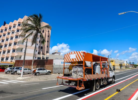 Nova sinalização e ciclovia modernizam mobilidade urbana na Avenida Litorânea Norte