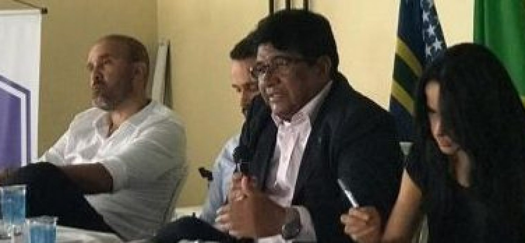 Reunião discute apresentação de laudos para estádios do Baianão