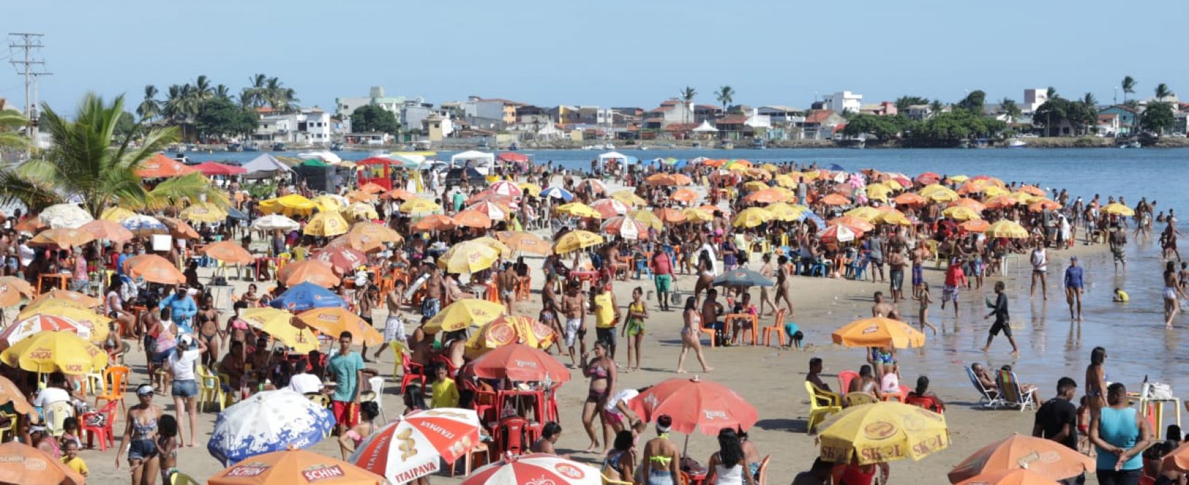 Ano começa com praias lotadas e quase 100% de ocupação na rede hoteleira em Ilhéus