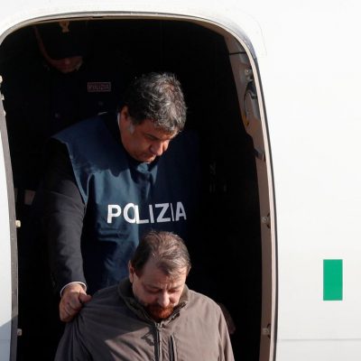 Autoridades concedem entrevista para detalhar prisão de Battisti