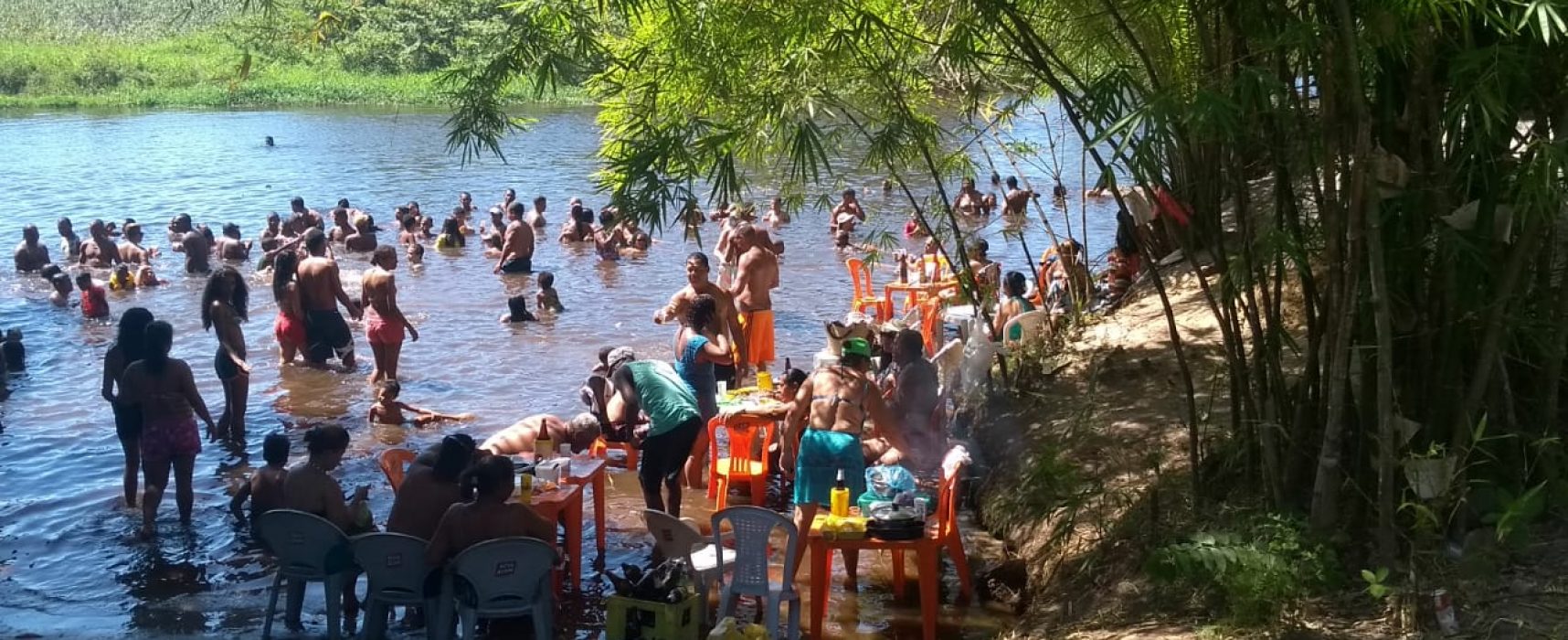 Banho de rio, sombra e frutos do mar fazem da Juerana um dos atrativos do verão ilheense