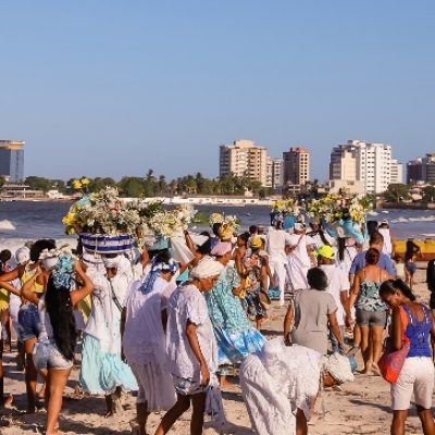 Com flores e mar: Festa de Iemanjá movimenta Ilhéus neste domingo (2)