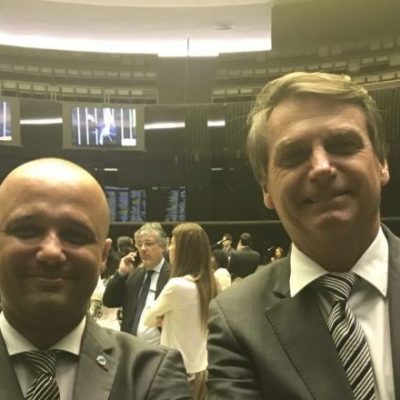 Major Vitor Hugo será o líder do governo na Câmara, confirma Bolsonaro