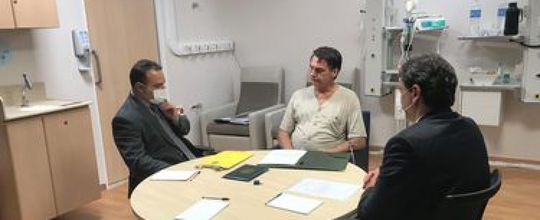 Bolsonaro tem dreno e sonda nasogástrica retirados
