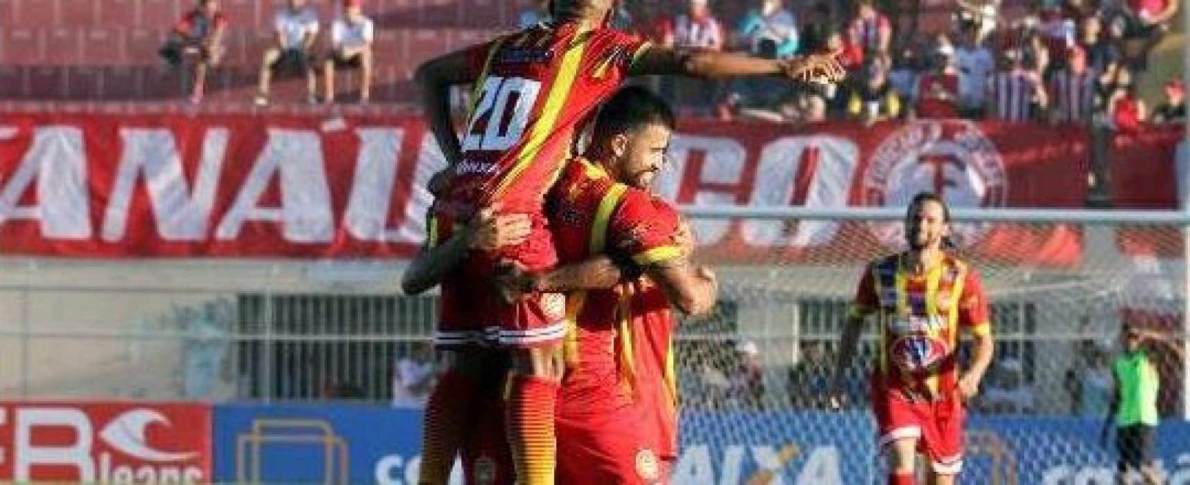 Um dos líderes do grupo da Juazeirense, Waguinho foca na união para a equipe se classificação à semifina