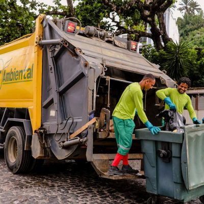 Poucos reconhecem o valor da profissão do lixeiro