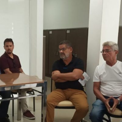 Prefeito recebe comissão de comerciantes para discutir mudanças no trânsito do Malhado