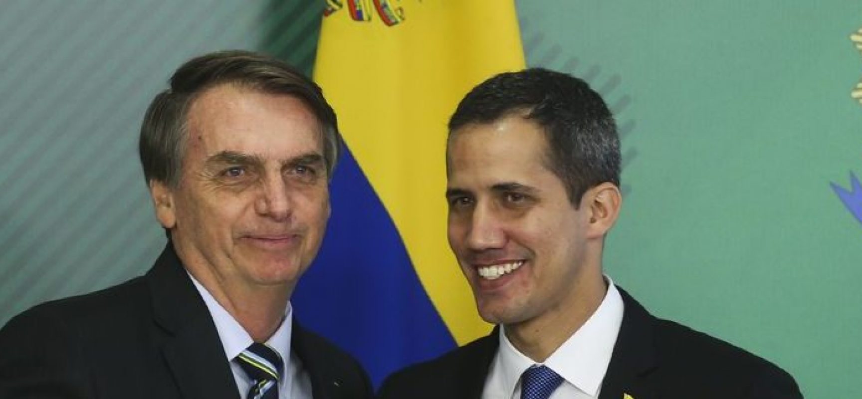 Bolsonaro diz que vai atuar para restabelecer democracia na Venezuela