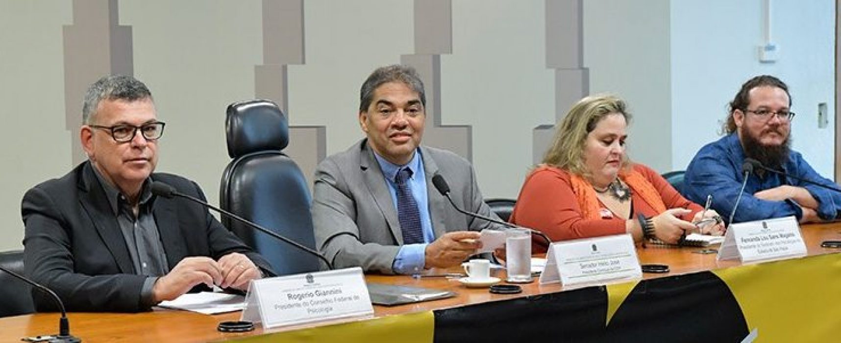 Especialistas pedem psicólogos nas escolas para garantir segurança