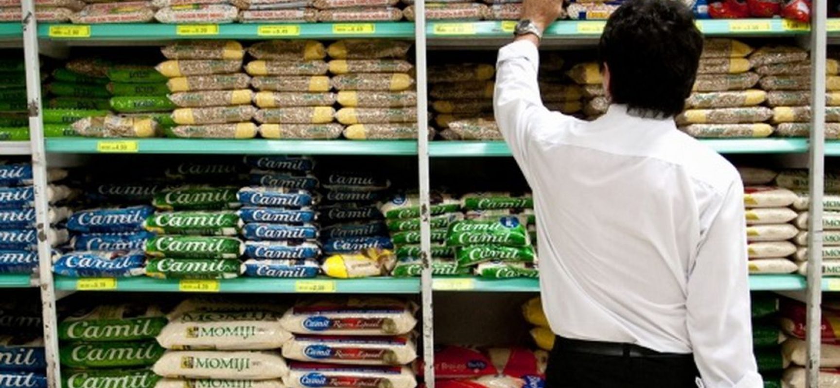 Inflação oficial sobe em fevereiro puxada por alimentação e educação