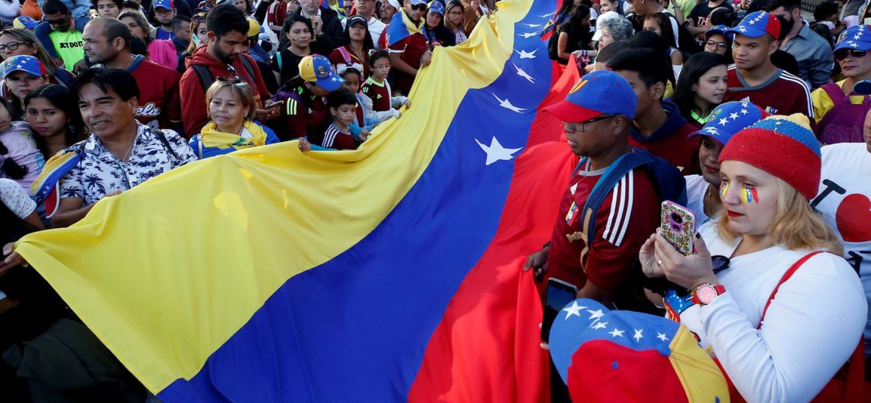 Rússia diz que militares ficam na Venezuela o tempo necessário