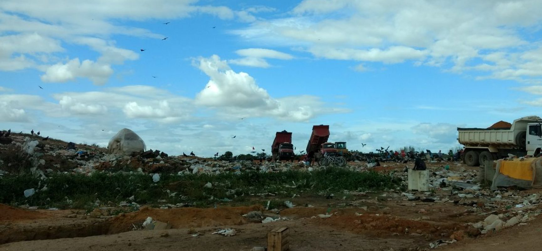 Adiar fechamento de lixões é desserviço, diz ministro do Meio Ambiente