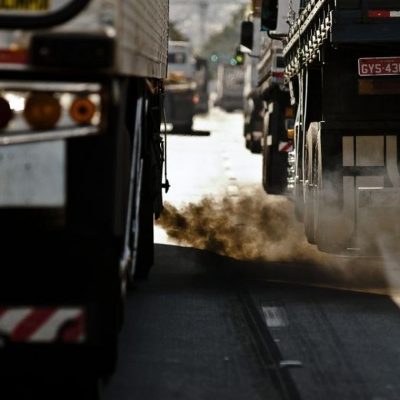 Doze governadores comprometem-se com redução da emissão de gases