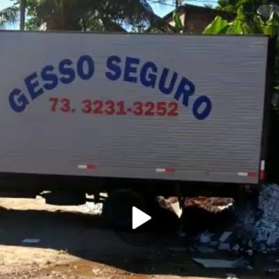 Fiscalização flagra descarte irregular de lixo e notifica empresa em Ilhéus