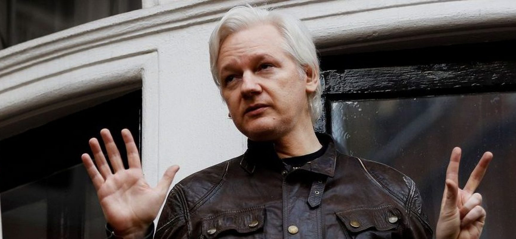 Fundador do Wikileaks, Assange é preso em Londres